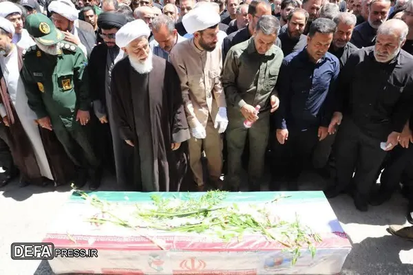 تصاویر/ تشییع پیکر مطهر &laquo;پاسدار شهید ولی&zwnj;الله طاهری&raquo; در شهرستان شازند