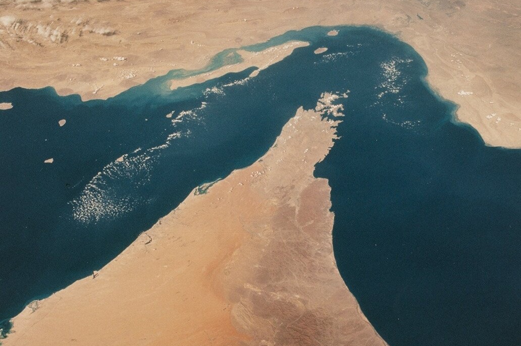 عدوان أمريكي صهيوني على جزيرة لارك جنوب ايران عدوان أمريكي صهيوني على جزيرة لارك جنوب ايران