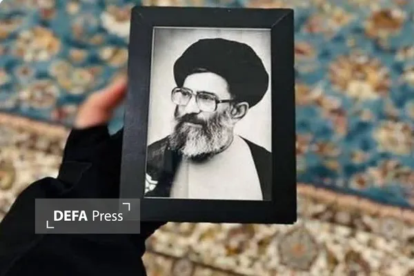 فیلم/ سوگواره هفتمین روز تدفین امام شهید امت در روستای پرکوه فیلم/ سوگواره هفتمین روز تدفین امام شهید امت در روستای پرکوه