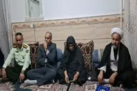 مسئولان عنبرآباد مهمان خانه شهید شدند/ تجلیل از صبر و ایثار خانواده معظم شهید «عزت‌الله سالاری»