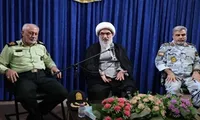 آیت الله صفایی بوشهری: دشمن در تهاجمات نظامی خود شکست مفتضحانه خورده است