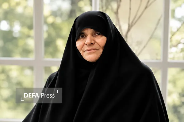 پروین مومن زحمتکش پروین مومن زحمتکش