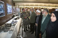 بازدید اعضای کمیسیون امنیت ملی مجلس از نمایشگاه بقایای پهپاد‌ها و موشک‌های ساقط‌شده