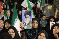 تصاویر/ اعلام وفاداری فعالین قرآنی یزد به انقلاب اسلامی