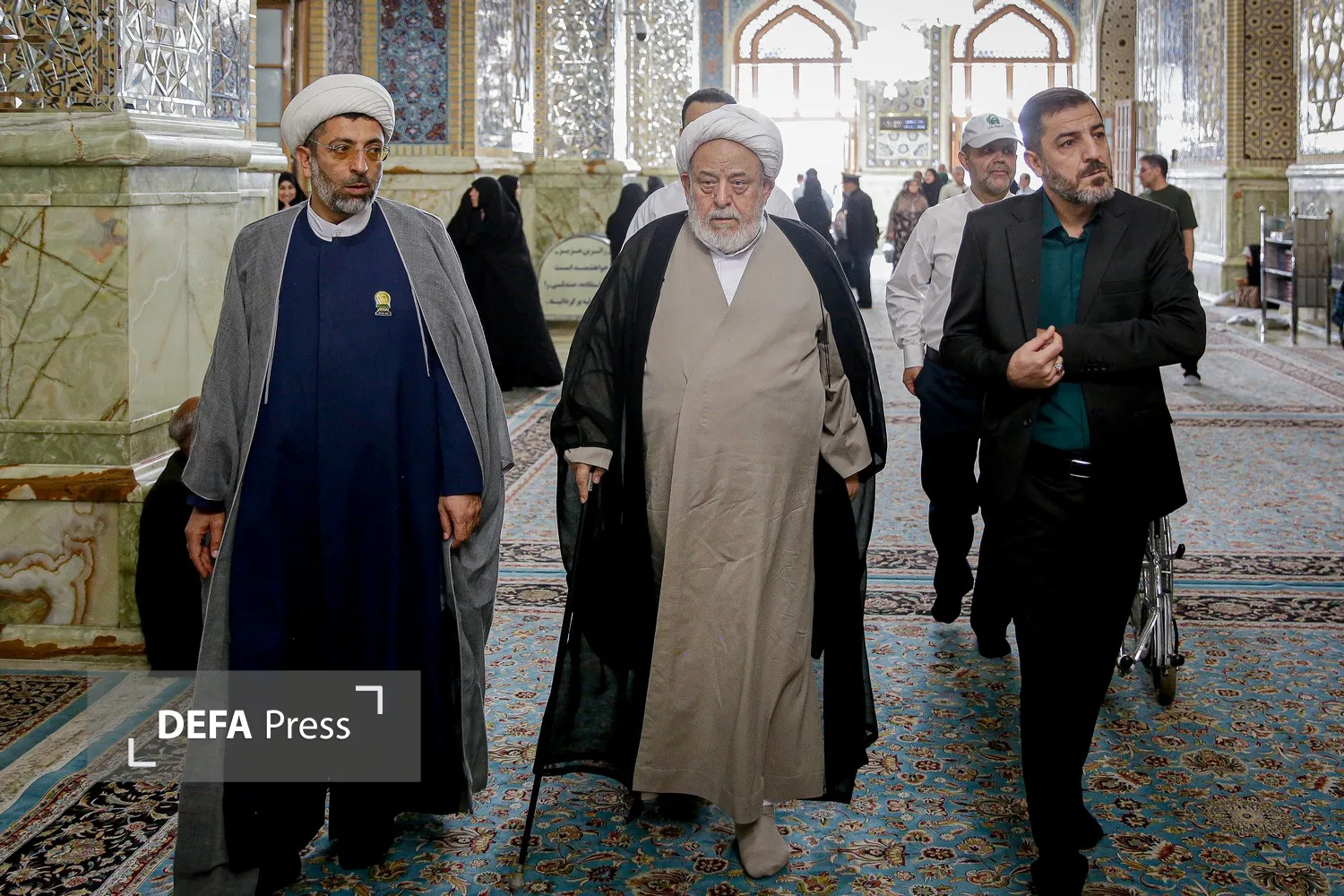 تصاویر/ تشرف حجت‌الاسلام حسین انصاریان به حرم مطهر رضوی