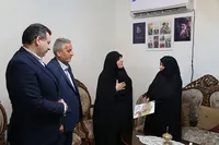 تصاویر/ دیدار معاون بنیاد شهید با خانواده شهید «امیر وکیل‌زاده» در تبریز
