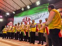 اجرای دو سرود دوران اسارت آزادگان در میدان ولیعصر (عج)+ فیلم
