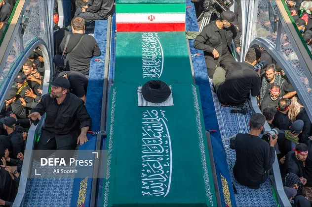 مراسم تشییع پیکر امام شهید (۶)