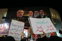 تصاویر/ تداوم حضور مردم در میدان شهدای اراک
