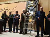 تصاویر/ آیین رونمایی از دو کتاب و تقدیر از خبرنگاران دفاع مقدس در استان قم - ۲