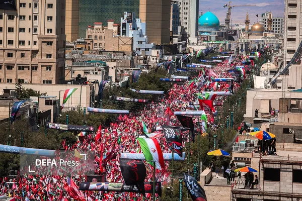 تشییع میلیونی رهبر شهید در مشهد