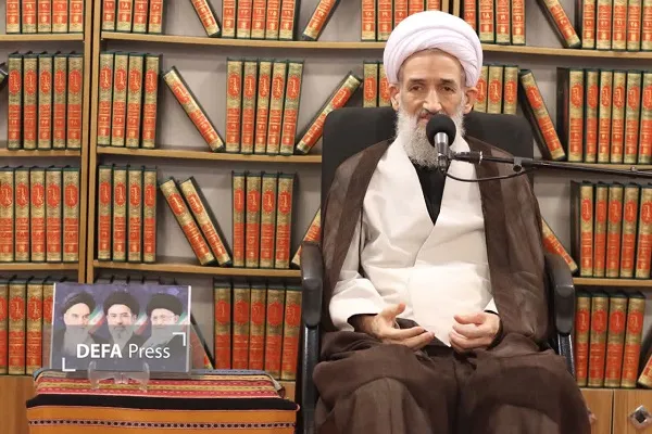 آیت الله محمدی لائینی: عزاداری خیابانی وحدت را تقویت می‌کند