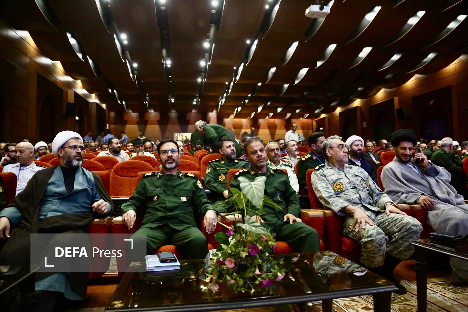 تصاویر/ افتتاحیه چهارمین دوره بصیرت‌افزایی کارکنان بنیاد حفظ آثار و نشر ارزش های دفاع مقدس و مقاومت در قم