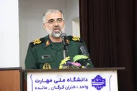 پنجه اساتید در گلو استکبار قرار دارد