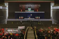پخش زنده/ دومین روز وداع مردم با امام شهید امت در مصلی تهران