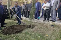 دو اصله نهال به یاد دو شهید شاخص اقتدار غرس شد 