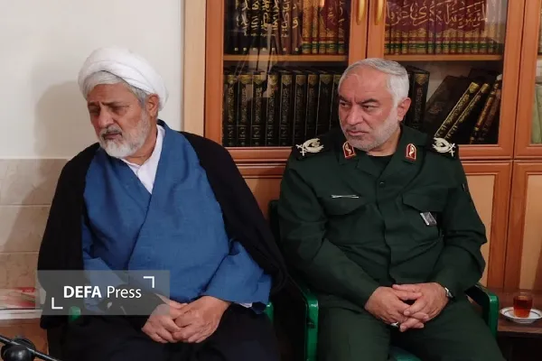ملت مبعوث ایران، ابرقدرت‌ها را به ذلت کشاند