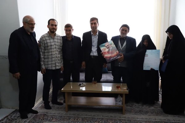 دیدار فرمانده یگان حفاظت میراث‌فرهنگی با خانواده شهید «تقی حاتمی»