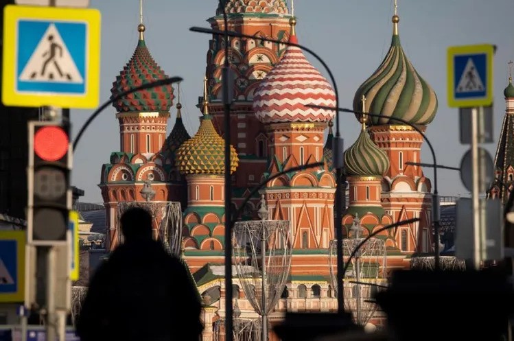 Dynamics of Russian Sanctions with a Focus on LNG and Oil