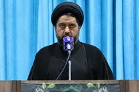 امام‌جمعه محمدشهر: مردم نباید برای دریافت خدمات ابتدایی، میان دستگاه‌ها پاسکاری شوند