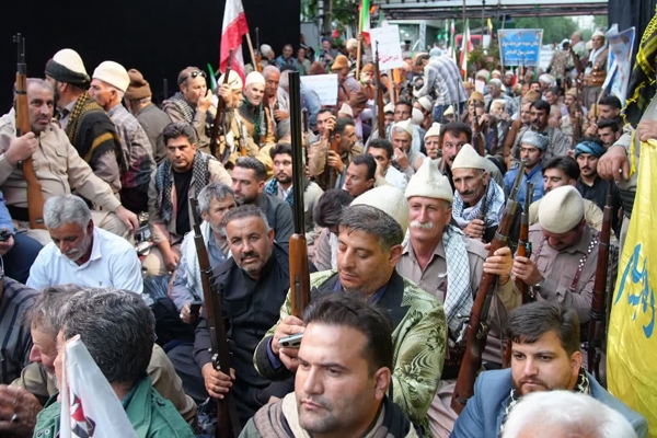 عکس | حضور عشایر لرستان در محل شهادت رهبر انقلاب