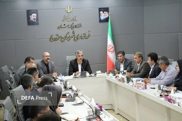 فرماندار سنندج: ۱۱ هزار بیسواد در شهرستان نیازمند اقدام جدی است فرماندار سنندج: ۱۱ هزار بیسواد در شهرستان نیازمند اقدام جدی است