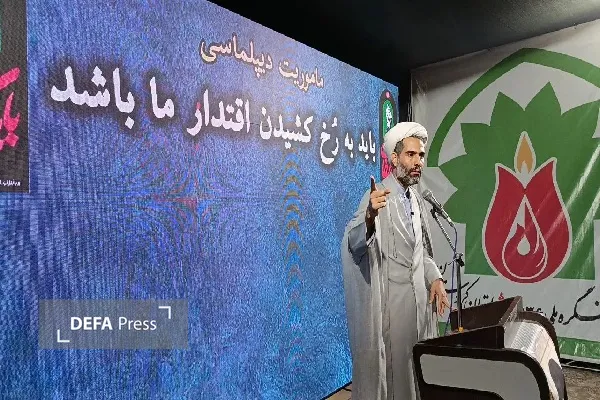 جنگ نرم دشمن برای تضعیف هویت دینی و انقلابی جوانان است