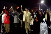 فیلم/ حضور و استقامت مردم ملکشاهی از شب ۲۱۹گذشت
