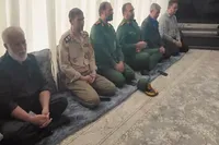 فیلم/ دیدار سرهنگ حرزاده با خانواده سرباز شهید محمد دهقان دهنوی