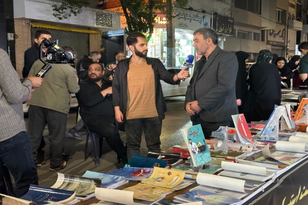 استقبال مردم و مسئولین از نمایشگاه کتاب دفاع مقدس اردبیل استقبال مردم و مسئولین از نمایشگاه کتاب دفاع مقدس اردبیل