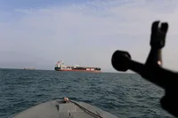 عبور ۲۰ فروند شناور از تنگه هرمز با هماهنگی نیروی دریایی سپاه