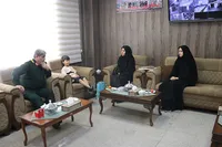 تصاویر/ دیدار مدیرکل بنیاد حفظ آثار و نشر ارزش‌های دفاع مقدس با خانواده شهید 