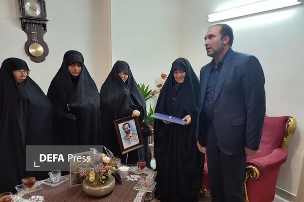 دیدار مسئولان بنیاد شهید با خانواده شهدا دیدار مسئولان بنیاد شهید با خانواده شهدا