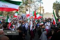 تجمع اعتراضی دانش‌آموزان کرمانی در محکومیت کشتار دانش‌آموزان میناب مقابل دفتر سازمان ملل+ تصاویر
