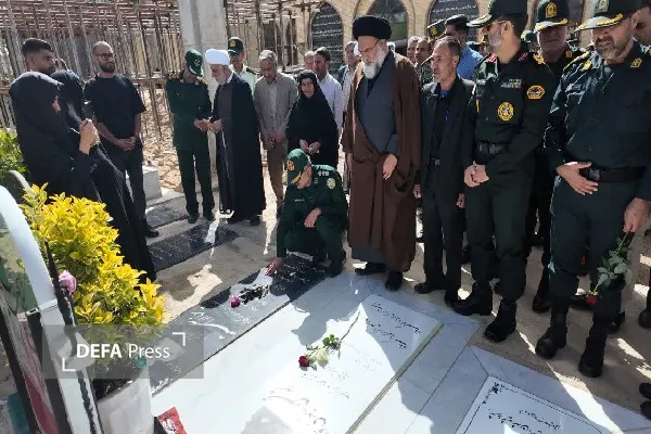 غبارروبی گلزار مطهر شهدای یاسوج به مناسبت آزادسازی خرمشهر