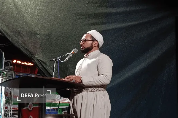 وحدت شیعه و سنی با حسن فهم و احترام به مقدسات تقویت می‌شود