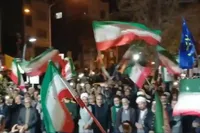 فیلم/ حضور خستگی ناپذیر مردم دیار گروس در میدان شهید رحمانی