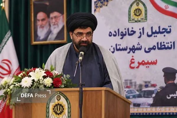 خانواده؛ پشتوانه آرامش روانی و ارتقای عملکرد کارکنان انتظامی است خانواده؛ پشتوانه آرامش روانی و ارتقای عملکرد کارکنان انتظامی است