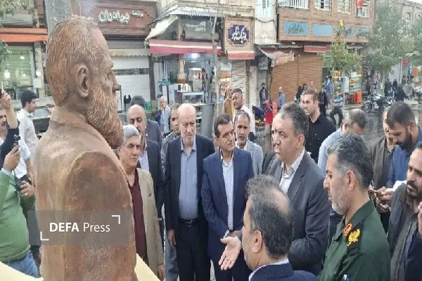 مراسم رونمایی از سردیس ۲ شهید جامعه اصناف و کارگری در سنندج مراسم رونمایی از سردیس ۲ شهید جامعه اصناف و کارگری در سنندج