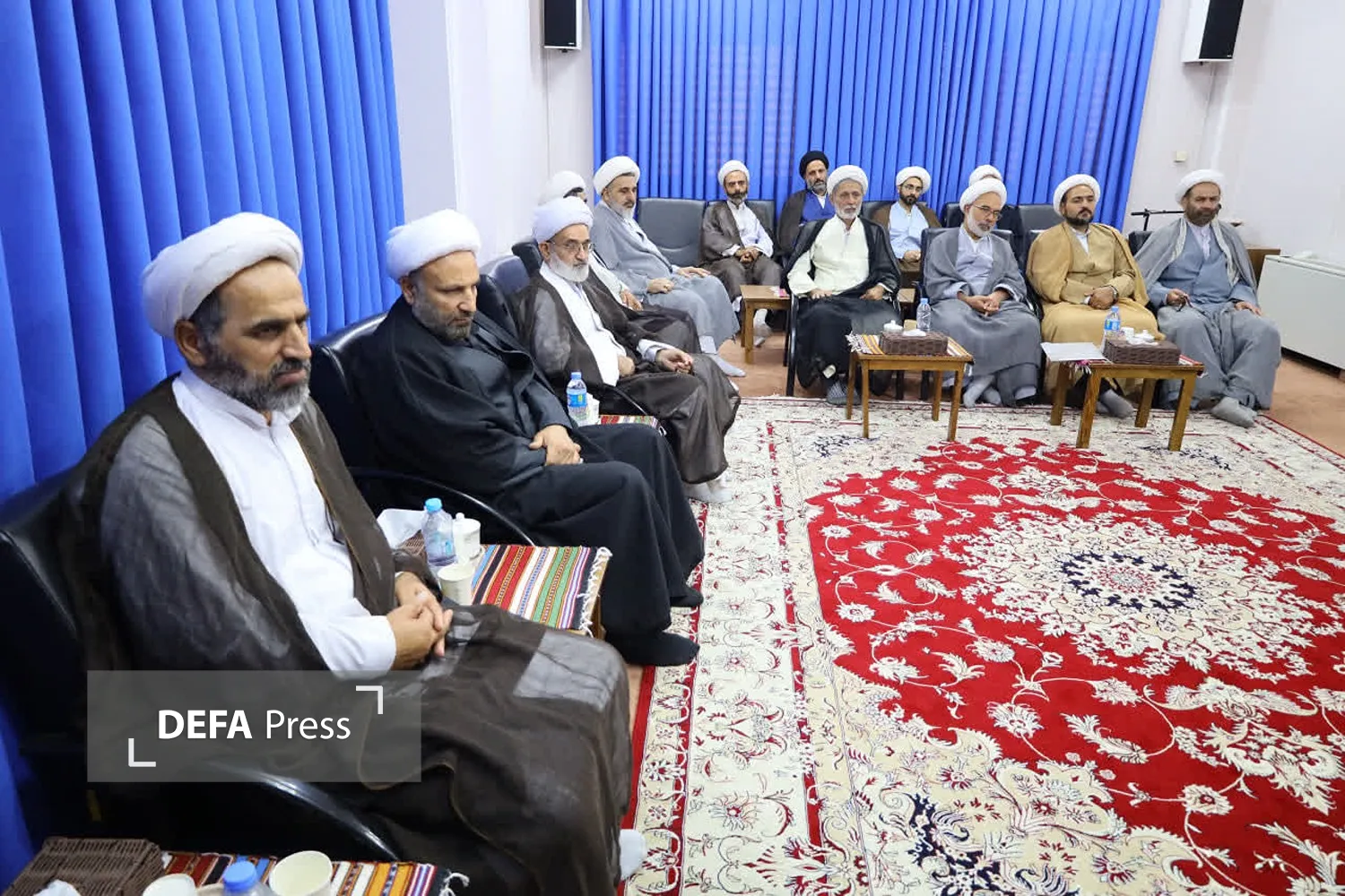تصاویر/ دیدار جمعی از روحانیون دودانگه ساری با نماینده ولی‌فقیه در مازندران