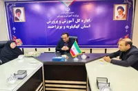 تجلیل مادر شهیده «پوران قلی‌پور» از مدیرکل آموزش و پرورش کهگیلویه و بویراحمد