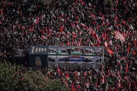 به «آقا» می‌گویم من هم خیلی دوستتان دارم