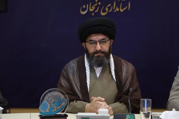 وحدت و انسجام، مهمترین سرمایه کشور در برابر توطئههای دشمن است وحدت و انسجام، مهمترین سرمایه کشور در برابر توطئههای دشمن است