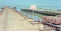 فیلم/ روایتی از چگونگی ساخت پل ۱۴ کیلومتری در بحبوبه جنگ/ روزی ۲ میلیون گلوله روی جزیره می‌ریخت
