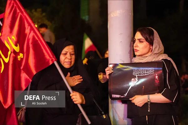 زن انقلابی زن انقلابی