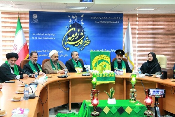 محفل «زمزمه قدسیان» با حضور خادمان حرم امام رضا (ع) در سنندج برگزار شد