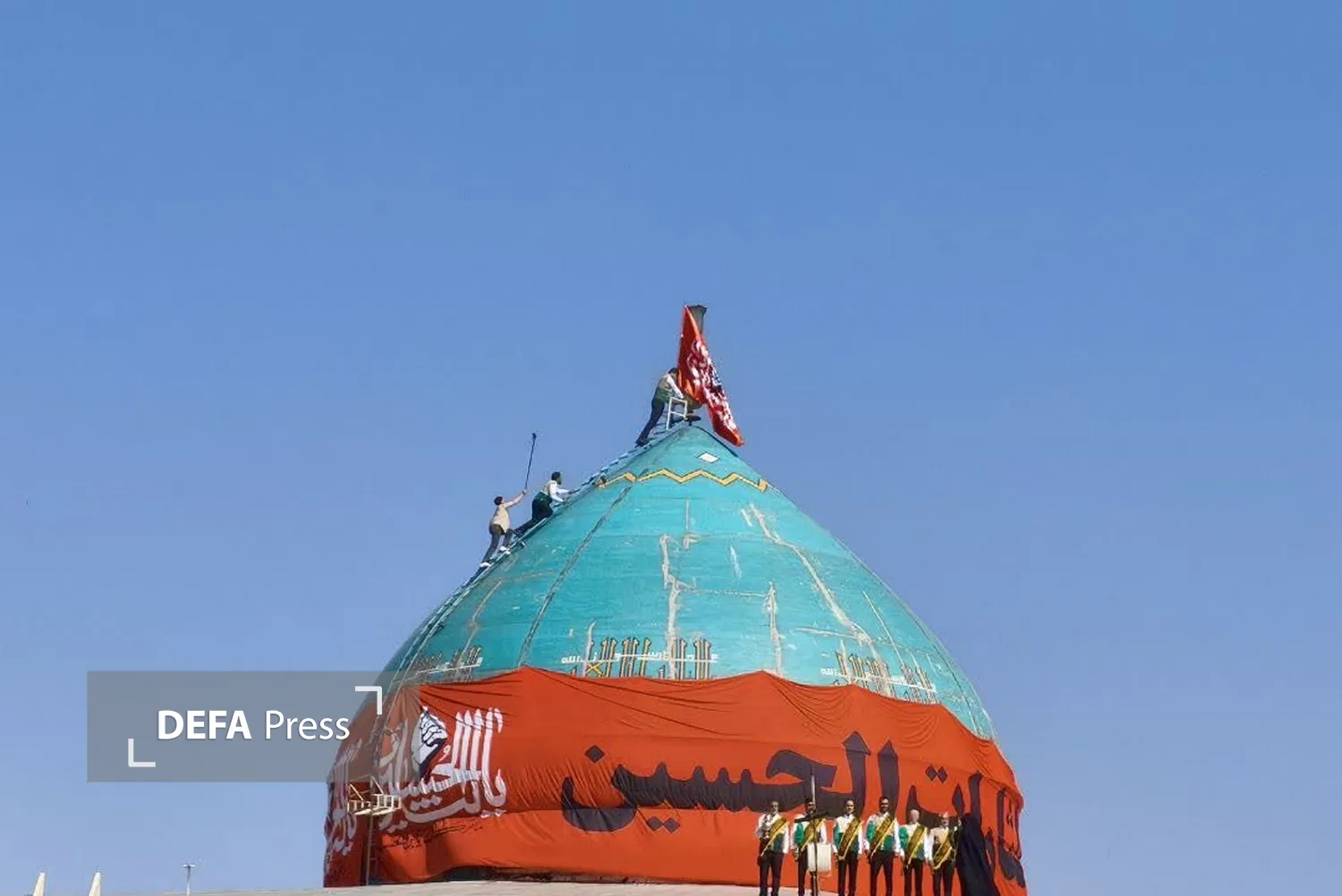 تصاویر/ طنین‌انداز شدن نوای عهد جهاد و انتقام با حضور علمداران مساجد، هیئات و بسیج استان مرکزی