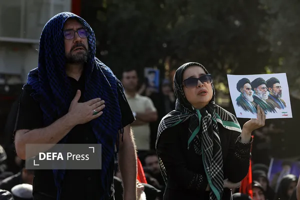 اقامه نماز بر پیکر قائد شهید امت