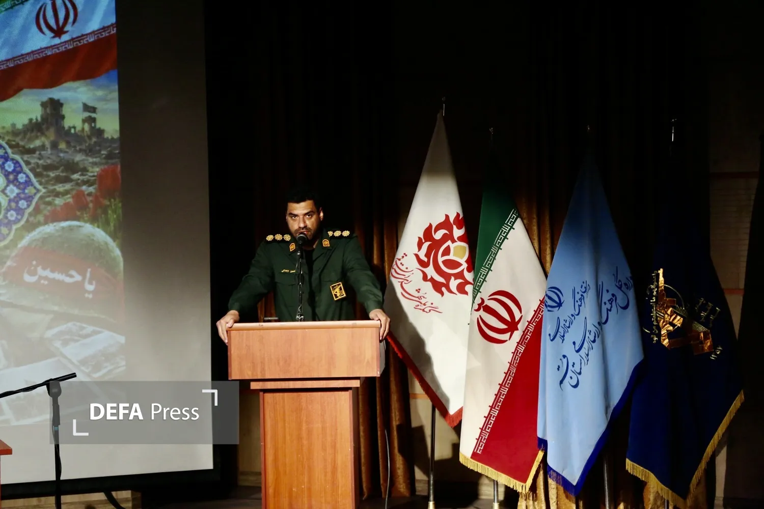 تصاویر/ نشست خبری رئیس ستاد گرامیداشت هفته دفاع مقدس در سپاه و بسیج استان قم