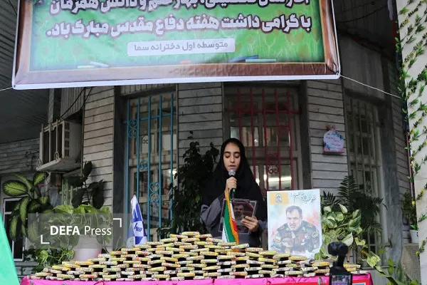 استقبال مسئولان از دختر شهید «ذکریایی» در اولین روز سال تحصیلی جدید استقبال مسئولان از دختر شهید «ذکریایی» در اولین روز سال تحصیلی جدید